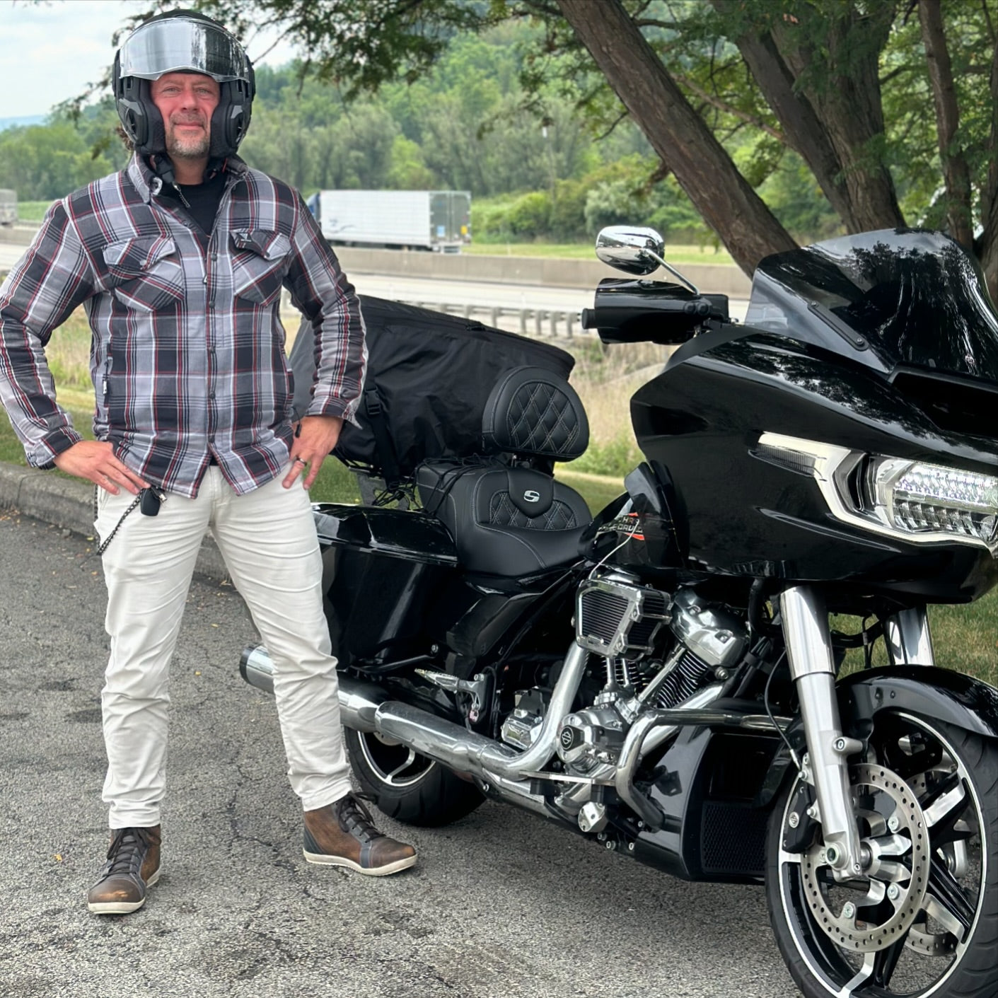 Protective Flannel Shirt For Men - Grey Black Red Checkered with Pads